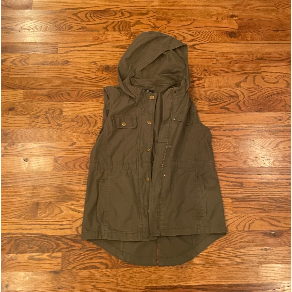 Gap factory vest size medium